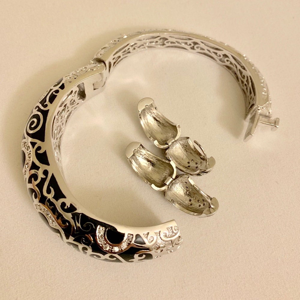 Bangle & Earring Set - Picture 5 of 8